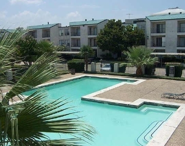 2826 S Bartell Drive - Photo Thumbnail 11