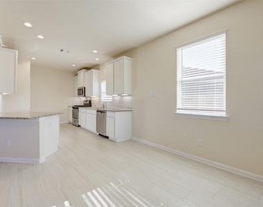 10902 Granite Chief Drive - Photo Thumbnail 11