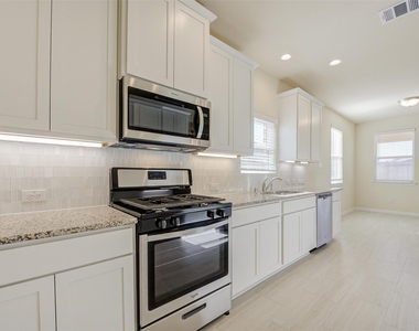 10902 Granite Chief Drive - Photo Thumbnail 9