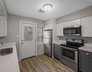 6918 Irvington Boulevard - Photo Thumbnail 2