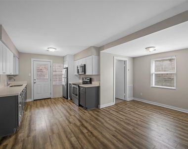 6918 Irvington Boulevard - Photo Thumbnail 3