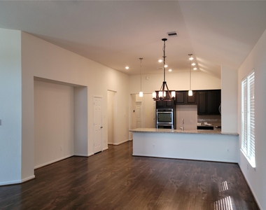 1128 Swinford Court - Photo Thumbnail 4