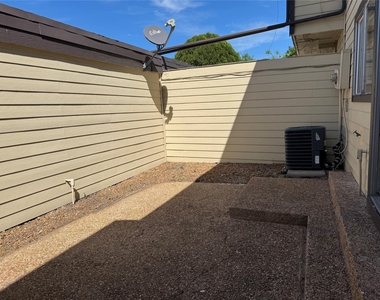 7170 S Dairy Ashford Road - Photo Thumbnail 22