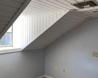 9045 S York Lane S - Photo Thumbnail 17