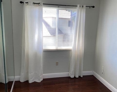9045 S York Lane S - Photo Thumbnail 27