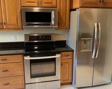 9045 S York Lane S - Photo Thumbnail 10