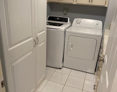 9045 S York Lane S - Photo Thumbnail 4