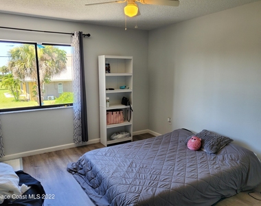 10 Bogart Place - Photo Thumbnail 17