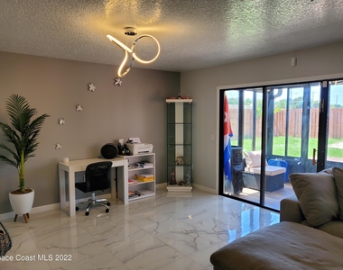 10 Bogart Place - Photo Thumbnail 7
