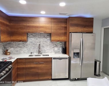 10 Bogart Place - Photo Thumbnail 2
