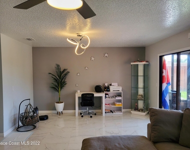 10 Bogart Place - Photo Thumbnail 8