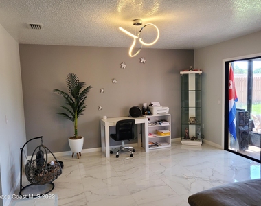 10 Bogart Place - Photo Thumbnail 6
