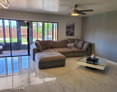 10 Bogart Place - Photo Thumbnail 4