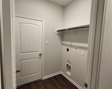 11318 Cora Lane - Photo Thumbnail 9