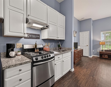 929 Rockmead - Photo Thumbnail 21