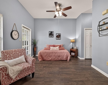 929 Rockmead - Photo Thumbnail 10