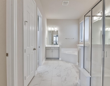 27124 Regal Scott Drive - Photo Thumbnail 25