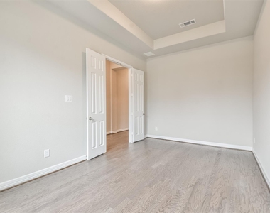27124 Regal Scott Drive - Photo Thumbnail 17