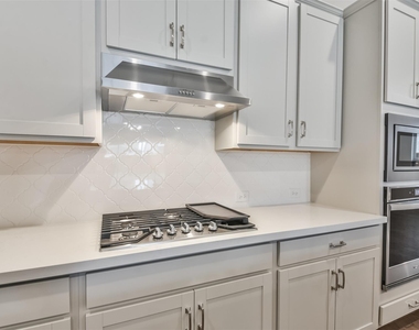 27124 Regal Scott Drive - Photo Thumbnail 11