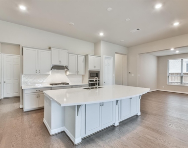 27124 Regal Scott Drive - Photo Thumbnail 10