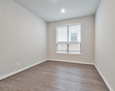 27124 Regal Scott Drive - Photo Thumbnail 14