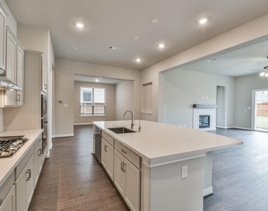 27124 Regal Scott Drive - Photo Thumbnail 9