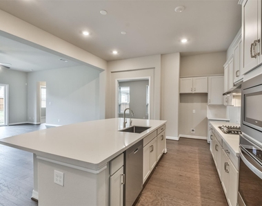 27124 Regal Scott Drive - Photo Thumbnail 8