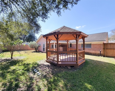 412 Land Grant Drive - Photo Thumbnail 1