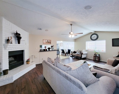 412 Land Grant Drive - Photo Thumbnail 5