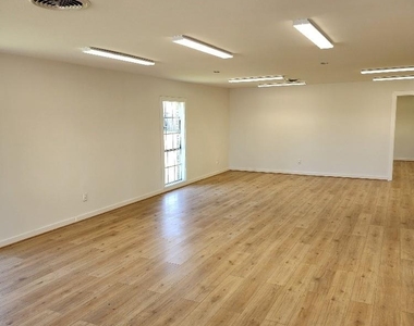 1301 N Avenue H - Photo Thumbnail 6