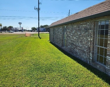 1301 N Avenue H - Photo Thumbnail 26