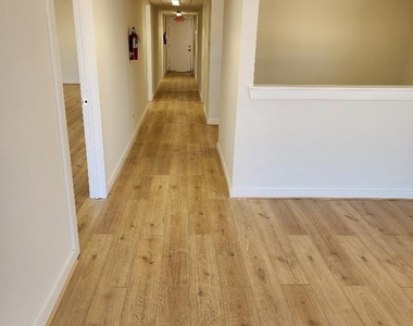 1301 N Avenue H - Photo Thumbnail 8