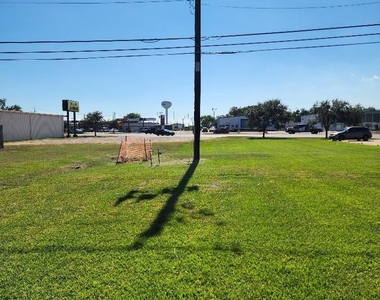 1301 N Avenue H - Photo Thumbnail 25