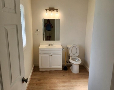 1301 N Avenue H - Photo Thumbnail 19