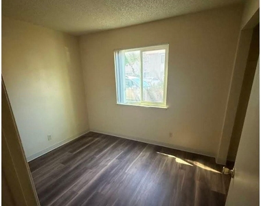 729 Nord Avenue - Photo Thumbnail 15
