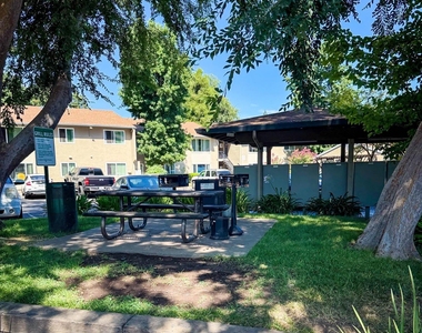 729 Nord Avenue - Photo Thumbnail 3