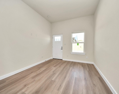 8025 Peachtree Street - Photo Thumbnail 10