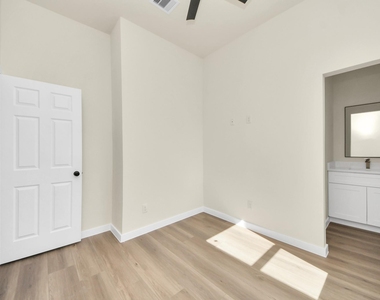 8025 Peachtree Street - Photo Thumbnail 28