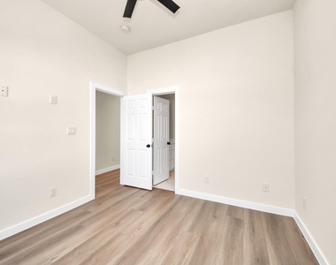 8025 Peachtree Street - Photo Thumbnail 34