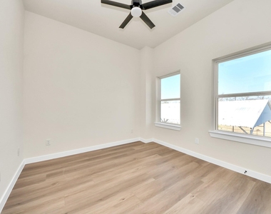 8025 Peachtree Street - Photo Thumbnail 33