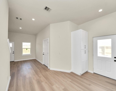 8025 Peachtree Street - Photo Thumbnail 15