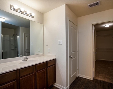 208 Autumn Berry Lane - Photo Thumbnail 17