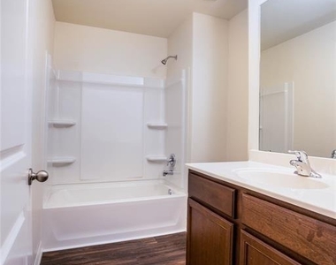 208 Autumn Berry Lane - Photo Thumbnail 23