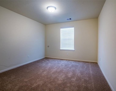 208 Autumn Berry Lane - Photo Thumbnail 21