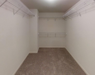 208 Autumn Berry Lane - Photo Thumbnail 16