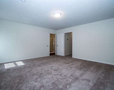 208 Autumn Berry Lane - Photo Thumbnail 14