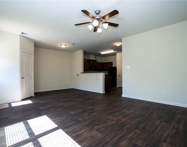 208 Autumn Berry Lane - Photo Thumbnail 11