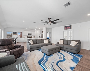 237 Augustine Way - Photo Thumbnail 6