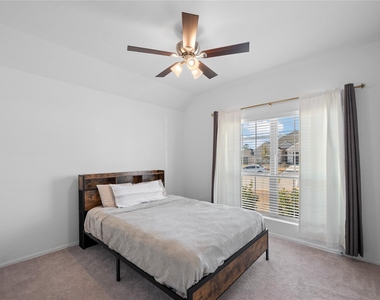 237 Augustine Way - Photo Thumbnail 22