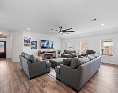 237 Augustine Way - Photo Thumbnail 7